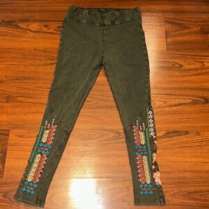 Sundance Artist Embroidered Leggings sz MP HTF RARE